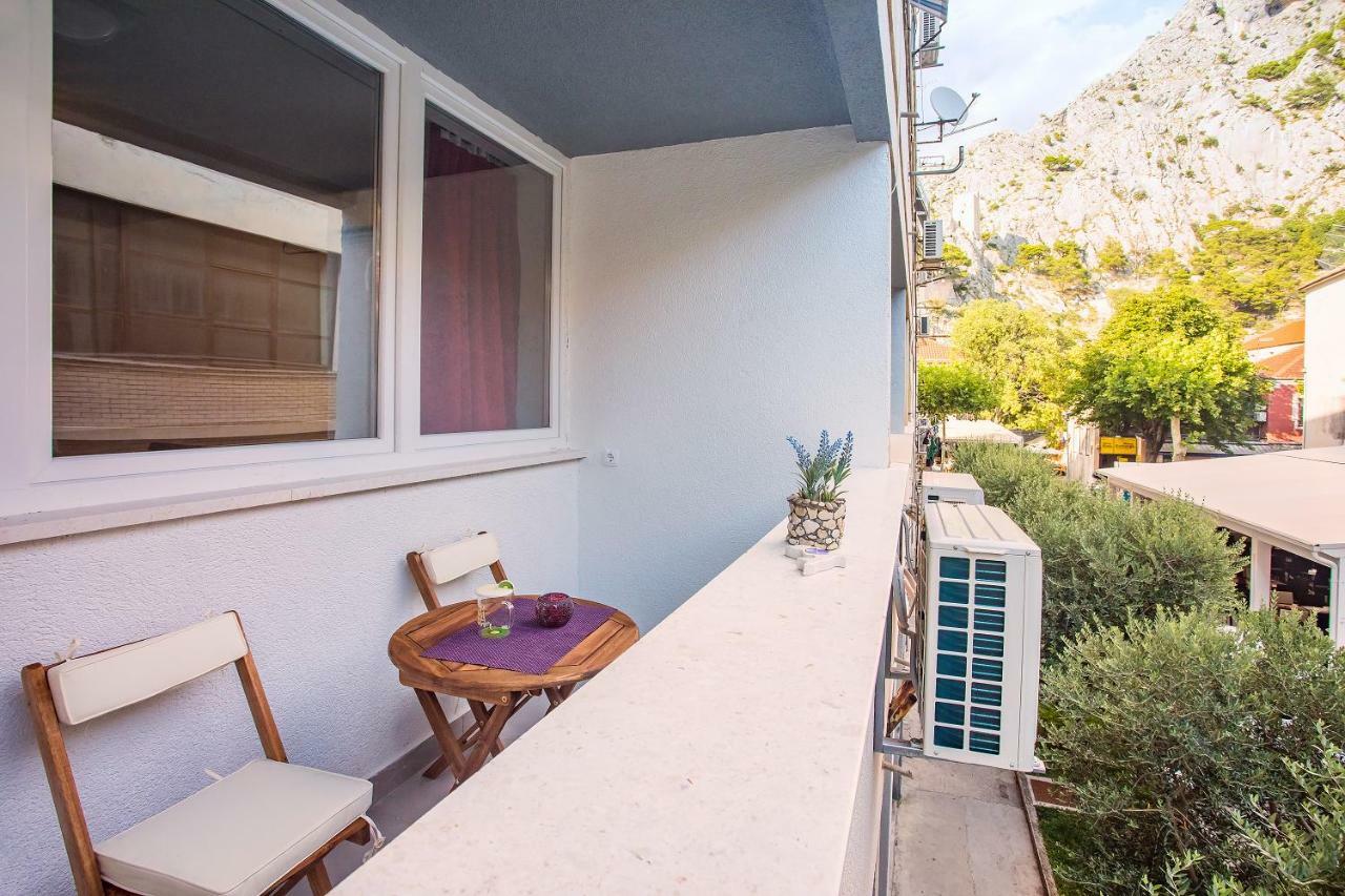 Kate Apartment Omis Bagian luar foto