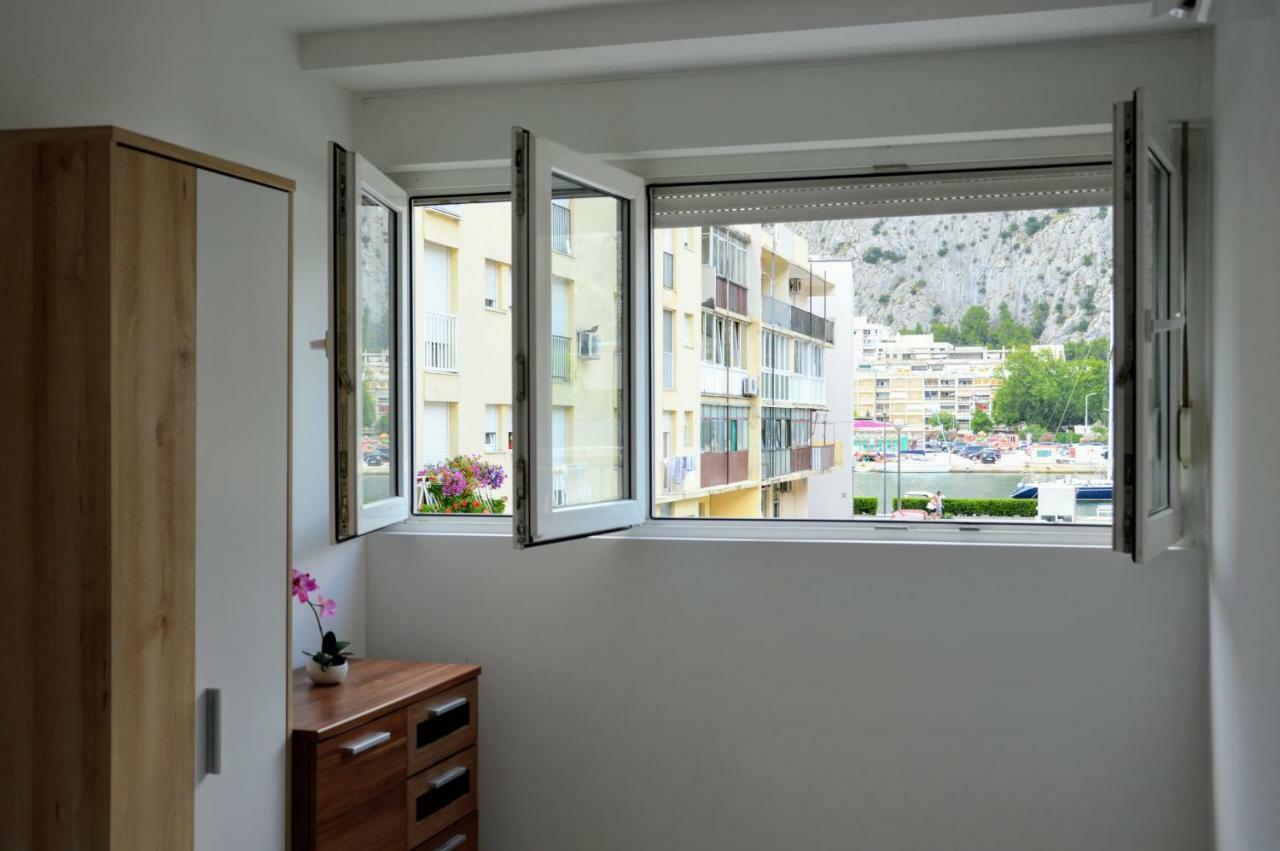 Kate Apartment Omis Bagian luar foto