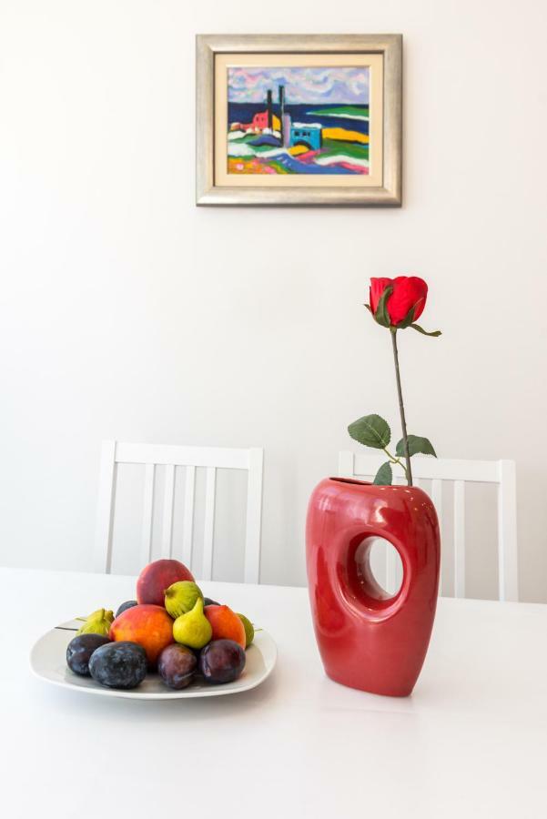 Kate Apartment Omis Bagian luar foto