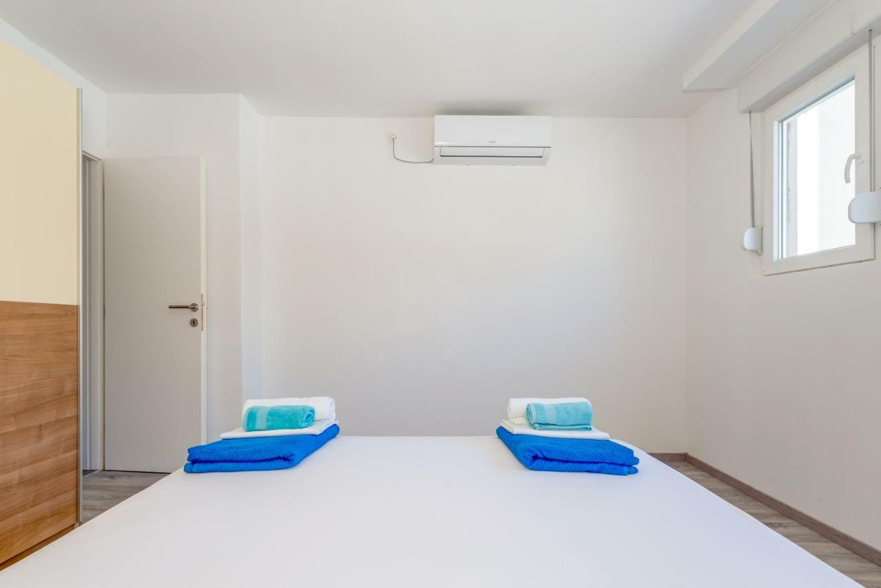 Kate Apartment Omis Bagian luar foto