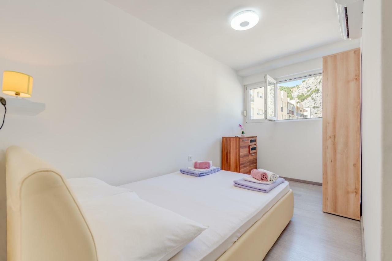 Kate Apartment Omis Bagian luar foto