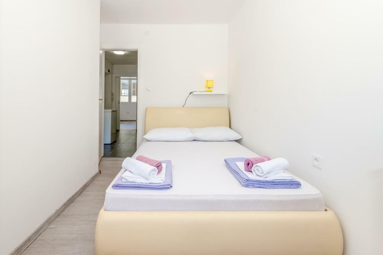 Kate Apartment Omis Bagian luar foto