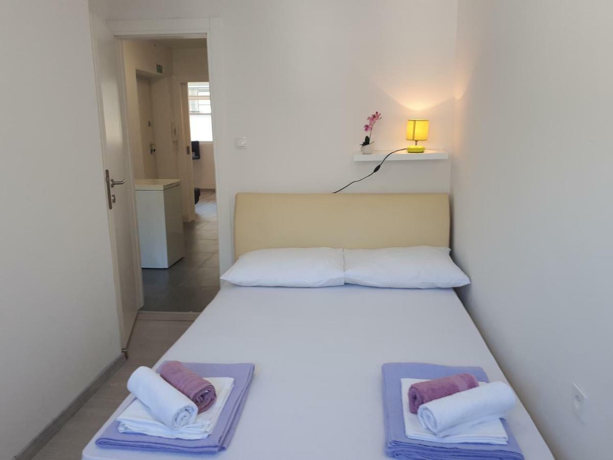 Kate Apartment Omis Bagian luar foto